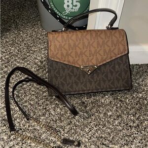 Michael Kors MK 

Grace Small Crossbody Bag